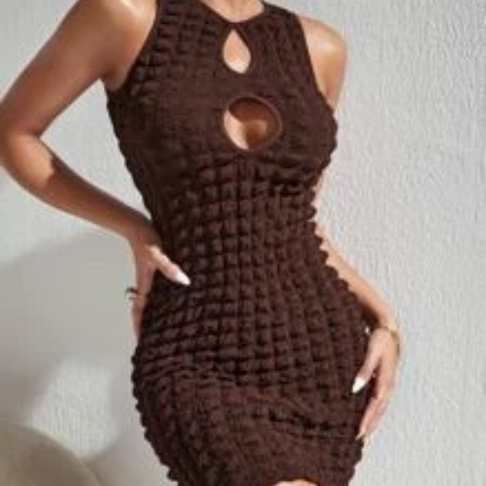 Brown popcorn pattern keyhole mini body con dress